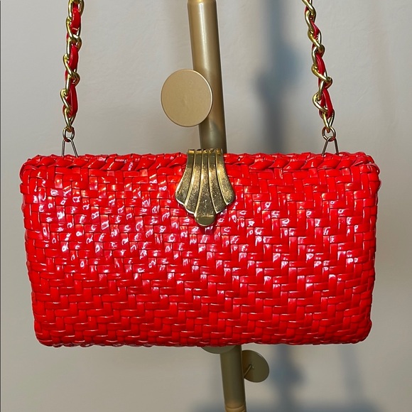 American Vintage Handbags - Vintage 1960's Red Woven Wicker Basket Purse Box Barrel Shape Gold Chain Metal